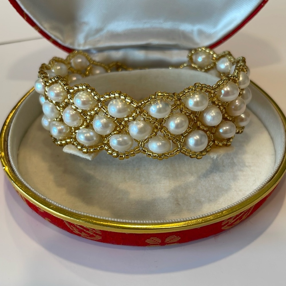 Handwoven beaded freshwater pearl bracelet